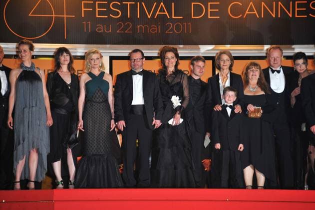 CHARLOTTE GAINSBOURG, KIRSTEN DUNST, LARS VON TRIER, CHARLOTTE RAMPLING - 64EME FESTIVAL DE CANNES 2011 - MONTEE DU FILM MELANCHOLIA Guillaume Gaffiot Bestimage Cannes France Copyright: xGuillaumexGaffiot BestimagexGuillaumexGaffiot Bestimagex