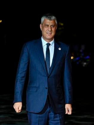 Le président du Kosovo Hashim Thaci - Extérieur - Arrivées au dîner d Etat à l occasion de la cérémonie internationale du centenaire de l armistice de 1918 au Musée d Orsay à Paris, France, le 10 novembre 2018. Pierre Perusseau Bestimage Politicians arriving at the Musee d Orsay in Paris, France, on November 10, 2018 to attend a state diner and a visit of the Picasso exhibition as part of ceremonies marking the 100th anniversary of the 11 November 1918 armistice, ending World War I. Paris France Copyright: xPierrexPerusseaux xBestimagexPierrexPerusseaux xBestimagex