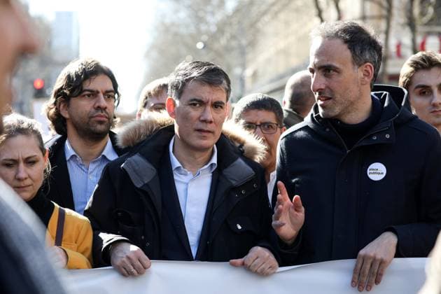 Olivier Faure, secrétaire général du Parti Socialiste et Raphaël Glucksmann, candidat aux élections européennes, à la tête d une liste de rassemblement de la gauche - Personnalités politiques lors de la manifestation La Marche du Siècle à Paris. Le 16 mars 2019 Stéphane Lemouton Bestimage March of The Century to demand answers to climate change in Paris. On March 16, 2019 Paris France Copyright: xStephanexLemoutonx xBestimagexStephanexLemoutonx xBestimagex