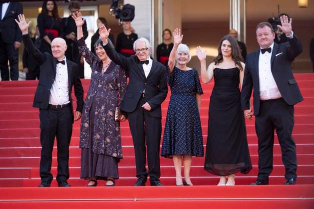 Paul Laverty, Rebecca O Brien, Ken Loach, Lesley Ashton, Ebla Mari, Dave Turner - Montée des marches du film « The Old Oak » lors du 76ème Festival International du Film de Cannes, au Palais des Festivals à Cannes. Le 26 mai 2023 Olivier Borde Bestimage Red carpet of the movie « The Old Oak » during the 76th Cannes International Film Festival at the Palais des Festivals in Cannes, France. On may 26th 2023 Cannes France Copyright: xOLIVIERxBORDEx xBESTIMAGExOLIVIERxBORDEx xBESTIMAGEx