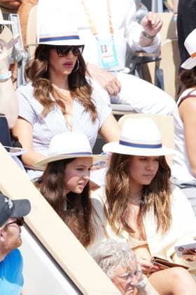Honor Marie Warren , Haven Warren - Jessica Alba et ses filles dans les tribunes des Internationaux de France de tennis de Roland Garros 2023, à Paris le 10 juin 2023. Jacovides-Moreau Bestimage Jessica Alba and her daughters in the stands of the French Open tennis tournament at Roland Garros 2023, in Paris on June 10, 2023. Paris France Copyright: xJACOVIDES-MOREAUx xBESTIMAGExJACOVIDES-MOREAUx xBESTIMAGEx