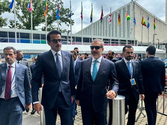 Turkish Foreign Minister Hakan Fidan in New York NEW YORK, UNITED STATES - SEPTEMBER 24: Turkish Foreign Minister Hakan Fidan (2nd R) is seen in New York, United States, where he arrived for the 79th Session of the UN General Assembly (UNGA 79), before meeting with the Emir of Qatar Sheikh Tamim bin Hamad Al Thani on September 24, 2024. New York United States. Editorial use only. Please get in touch for any other usage.  Copyright: x2025xAnadoluxArdaxKücükkayax