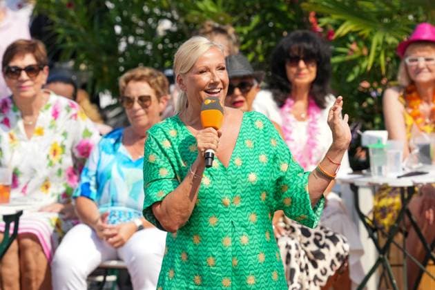 Entertainment Themen der Woche KW32 ZDF-Fernsehgarten 2025. Moderatorin Andrea Kiwi Kiewel im ZDF Fernsehgarten - Motto Schlagerparty meets Küchenschlacht! am 10.08.2025 in Mainz. Mainz ZDF Fernsehgarten Rheinland-Pfalz