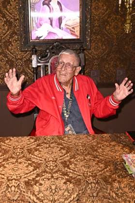 Bob Gurr auf der Midsummer Scream - Halloween & Horror Convention im Long Beach Convention Center. Long Beach, 15.08.2025