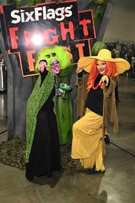Cosplayer auf der Midsummer Scream - Halloween & Horror Convention im Long Beach Convention Center. Long Beach, 16.08.2025