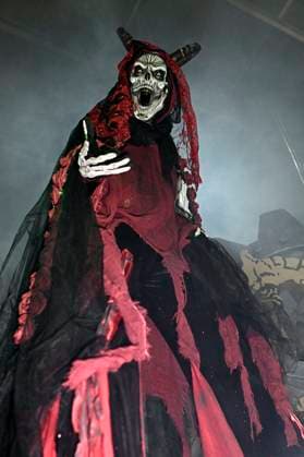 Cosplayer auf der Midsummer Scream - Halloween & Horror Convention im Long Beach Convention Center. Long Beach, 17.08.2025