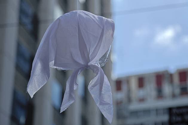 Day of Remembrance for Truth and Justice in Buenos Aires BUENOS AIRES, ARGENTINA - MARCH 24: A view of a white scarf, the symbol of the fight to find the children kidnapped by the military during the dictatorship, and an emblem of democracy and the fight against authoritarian governments during a rally commemorating the victims of the military dictatorship in Argentina, in Buenos Aires, Argentina, on March 24, 2024. Every March 24, thousands of Argentines take to the streets and squares of the country to commemorate the dictatorship of the Argentine republican era. It was estimated that in the city of Buenos Aires 400,000 people filled the historic Plaza de Mayo supporting the Grandmothers and Mothers of Plaza de Mayo , who worked to res Copyright: x2025xAnadoluxLucianoxGonzalezx