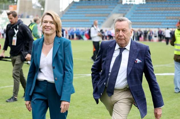 Elke Büdenbender und Roland Kaiser bei der Abschlussveranstaltung der 25. World Transplant Games 2025 im Heinz-Steyer-Stadion. Dresden, 23.08.2025
