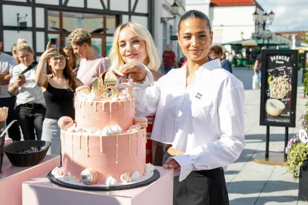 Bilder des Jahres 2025, Entertainment 09 September Entertainment Themen der Woche KW36 15 Jahre Designer Outlet Berlin Berlin, 30.8.2025 Amira Aly (Pocher) und Janin Ullmann bei 15 Jahre Designer Outlet Berlin in Wustermark BRANDENBURG Copyright: xMatthiasxGränzdörferx