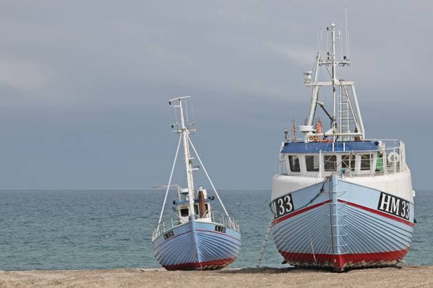 Fischerboote liegt auf dem Strand von Thorup Strand, Kutter am Strand, Nordjütland, Dänemark, 26.07.2025, Thorup Strand Thorup Strand Nordjütland Dänemark