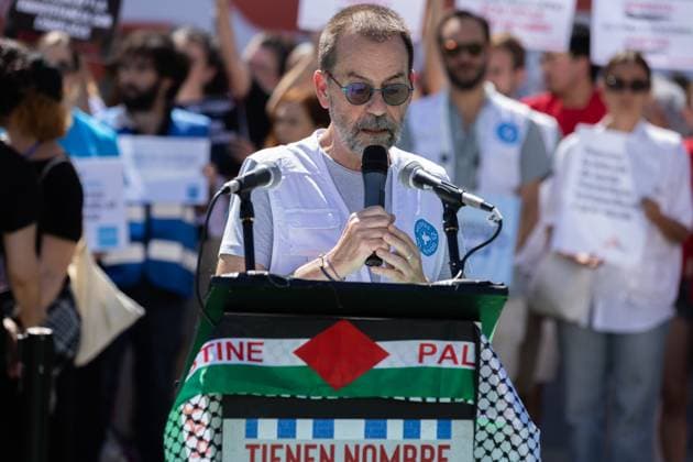 September 15, 2025, Madrid, Madrid, Spain: Spanish figures from the arts and entertainment world read the names of the more than 18,000 Palestinian children killed by Israeli attacks in Gaza at Puerta del Sol..The reading was organized by NGOs such as Medicos del Mundo and Missing Children. Madrid Spain - ZUMAl221 20250915_zip_l221_032 Copyright: xIgnacioxLopezxIsasmendix