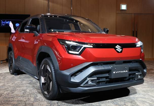 September 16, 2025, Tokyo, Japan - Japan s automaker Suzuki Motor displays the company s first battery electric vehicle (BEV) eVitara on the Japanese market in Tokyo on Tuesday, September 16, 2025. The 5-seater SUV eVitara, manufactured in India, enables to cruise 520km for 2WD model, while 472km for 4WD model with a charge. (photo by Yoshio Tsunoda AFLO)  aflo_303624875