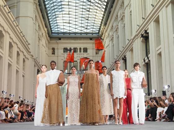 Simorra Fashion Show At Mercedes-Benz Fashion Week Madrid Models walk the runway for Simorra during Mercedes-Benz Fashion Week 2025, celebrating its 40th anniversary at the Cibeles Palace in Madrid, Spain, on September 17. Madrid Madrid Spain  Copyright: xAaronxHerediax originalFilename: herediasanchez-simorraf250917_npZTA