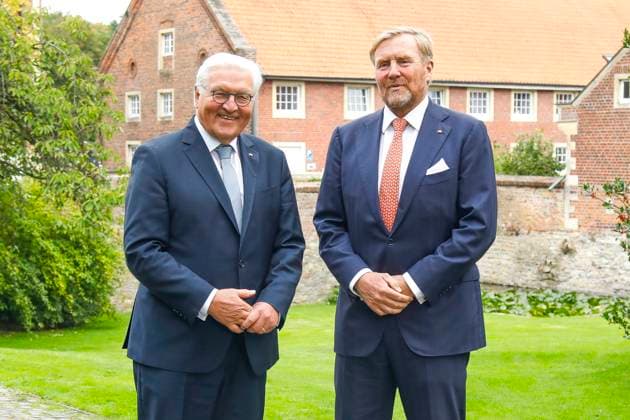 Bilder des Jahres 2025, News September 09 30 Jahre Deutsch-Niederländisches Corps: Bundespräsident trifft König Willem-Alexander in Münster Münster, 25.09.2025 Bundespräsident Frank Walter Steinmeier und König Willem-Alexander bei Ankunft zur der Veranstaltung 30 Jahre Deutsch-Niederländisches Corps in Münster NRW Copyright: xMatthiasxGränzdörferx