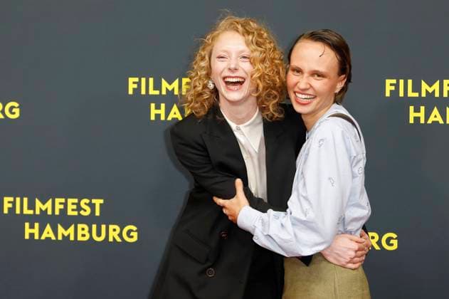 Dana Herfurth und Luna Jordan bei der Premiere des Kinofilms Smalltown Girl auf dem 33. Filmfest Hamburg 2025 im Cinemaxx Dammtor. Hamburg, 26.09.2025