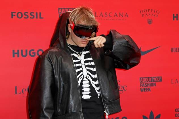 Ski Aggu beim About You Fashion Ball 2025 auf dem Spielbudenplatz und Schmidts Tivoli. Hamburg, 26.09.2025