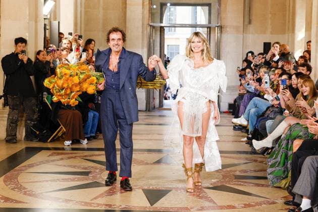 Fashion designer Andreas Kronthaler with Heidi Klum after the Vivienne Westwood Womens Collection Ready to Wear Spring Summer 2026 fashion show as part of the Paris Fashion Week PFW , at the Institut de France, Paris, FRance, October 4, 2025 Bestimage Runway Vivienne Westwood Ready to Wear Spring Summer 2026 fashion show as part of the Paris Fashion Week on October 4, 2025 in Paris, France Paris France  Copyright: xAgencex xBestimagexAgencex xBestimagex