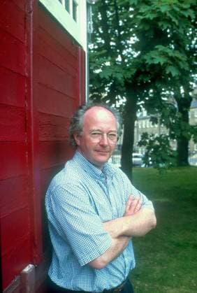 Philip PULLMAN - Date : 20001201 Basso Cannarsa Opale.photo RECORD DATE NOT STATED