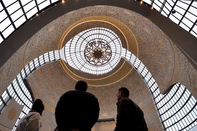 Innenansicht der DITIB Zentralmoschee in Ehrenfeld am Tag der offenen Moschee . An der Kölner Zentralmoschee darf seit 2022 freitags per Lautsprecher von einem Muezzin zum Gebet gerufen werden. (Themenbild, Symbolbild) Köln, 03.10.2025 NRW Deutschland Copyright: xChristophxHardtx