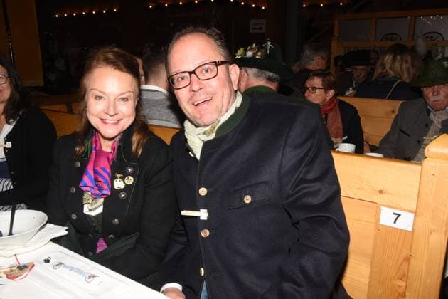 Ulrike Grimm Stadtraetin Manuel Pretzl Stadtrat Muenchen 05.10.2025 Theresienwiese Oktoberfest Schuetzenfestzelt - Oktoberfest Schuetzenschiessen - Proklamation der Schuetzen-Gewinner Muenchen