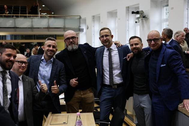 v.l. Tobias Rausch (AfD), Fraktionsvorsitzender Oliver Kirchner (AfD), Ulrich Siegmund (AfD), Dr. Hans Thomas Tillschneider (AfD), Daniel Wald (AfD), Gordon Köhler (AfD), Florian Schröder (AfD) - Landtagssitzung im Landtag von Sachsen Anhalt in Magdeburg