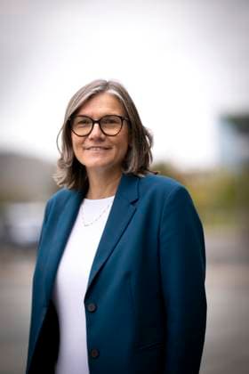 Christiane Benner, IG Metall DEU, Deutschland, Germany, Allemande, Berlin, 09.10.2025 Portrait Christiane Benner , Vorsitzende der Industriegewerkschaft IG Metall nach der Pressekonferenz nach dem sog. Autogipfel zur Zukunft der deutschen Wirtschaft und der Autoindustrie mit Vertretern der Automobilindustrie und Gewerkschaften in Berlin Deutschland en: Portrait Christiane Benner , Chairwoman of the industrial union IG Metal after the press conference after the so-called Auto Summit on the future of the German economy and the car industry with representatives of the automotive industry and trade unions in Berlin Germany