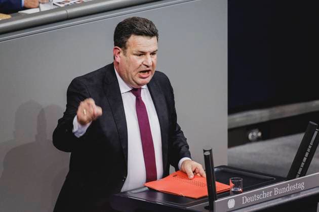 Hubertus Heil, Mitglied des Deutschen Bundestages (SPD), aufgenommen im Rahmen der Sitzung des Deutschen Bundestages in Berlin, 15.10.2025. Berlin Deutschland Copyright: xFlorianxGaertnerx
