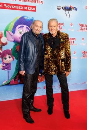 Mission Santa - Ein Elf rettet Weihnachten - Michael Mendl und Johnny Logan bei der Premiere Mission Santa - Ein Elf rettet Weihnachten im Kino in der Kulturbrauerei am 25.10.2025 in Berlin. Copyright: xEventpressxKochanx