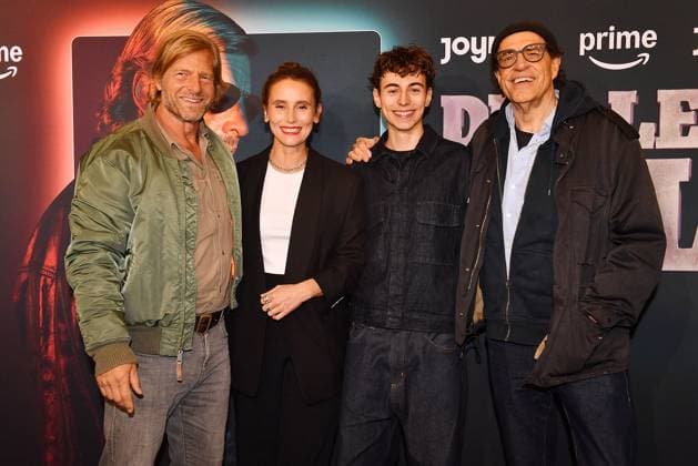 Henning Baum, Peri Baumeister, Lauri Kroeck und Helmfried von Luettichau bei der Premiere zur 6. Staffel von Der letzte Bulle am 27.10.2025 im Gloria Palast in Muenchen. Nach der letzten Folge im Jahr 2014 wird die Serie ab 31.10.2025 mit neuen Folgen bei Amazon Prime und ab 24.11.2025 bei Sat.1 & John fortgesetzt. Premiere in Muenchen - Der letzte Bulle (Amazon Prime & SAT.1) kehrt auf die Serienbuehne zurueck
