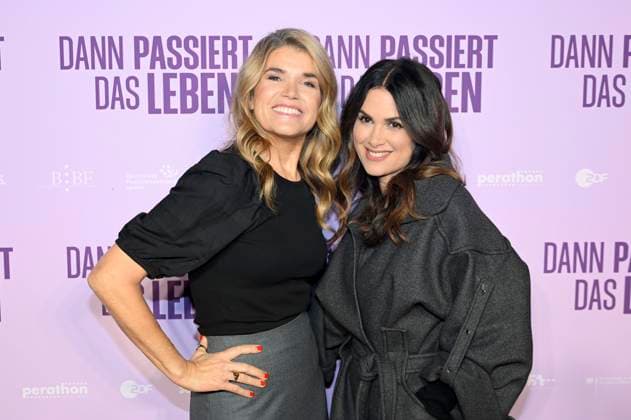 Anke Engelke und Viktoria Lauterbach bei der Premiere des Kinofilms Dann passiert das Leben im Rio Filmpalast. München, 28.10.2025