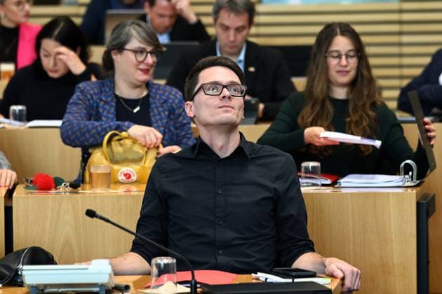 Sonderplenum Thueringer Landtag 29.10.2025, Erfurt, Thueringer Landtag, Plenarsaal, Sonderplenum, 26. Plenarsitzung Sonderplenum, Verhandlungsgegenstand sind Antraege der AfD - Rechtsstaat verteidigen, Linksextremismus in Thueringen bekaempfen, Linksterrorismus verhindern, Militante Antifa in Thueringen aufloesen im Bild: Christian Schaft (Die LINKE)