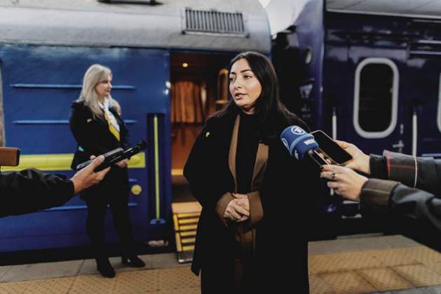 Reem Alabali Radovan (SPD), Bundesministerin fuer wirtschaftliche Zusammenarbeit und Entwicklung, spricht zu den Medien nach Ankunft mit dem Sonderzug in Kyjiw, 30.10.2025. Fotografiert im Auftrag des Bundesministeriums fuer wirtschaftliche Entwicklung und Zusammenarbeit. Kyjiw Ukraine Copyright: xFlorianxGaertner BMZx