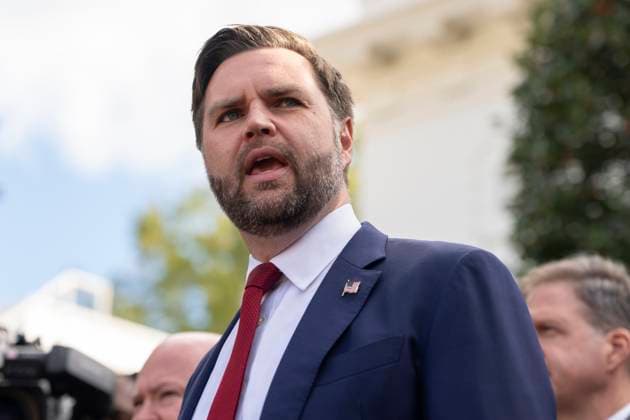 Vice President JD Vance gives remarks during a press conference with transportation and airline executives outside the West Wing of the White House in Washington, DC on Thursday, October 30, 2025. The Trump Administration is warning that as the government shutdown, now in its 30th day, drags on, it will have a worsening effect on airline travel delays.  WASP20251030104 AaronxSchwartz