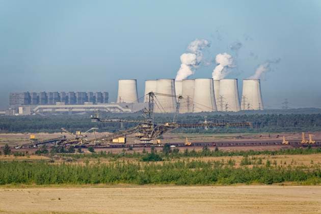Blick über den Tagebau Jänschwalde zum Kraftwerk Jänschwalde Blick über den Tagebau Jänschwalde zum Kraftwerk Jänschwalde. (License=RF) Copyright: xZoonar.com KarinxxJähnex 23924595