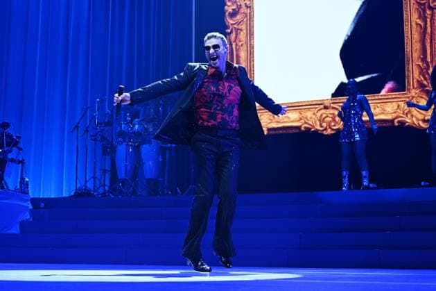 Marti Pellow performing at O2 Arena in London LONDON, ENGLAND - NOVEMBER 02: Marti Pellow performing at O2 Arena, Greenwich as part of ˜Love Is All Around™ 30th Anniversary Tour on November 02, 2025 in London, England. CAP MAR MAR Great Britain Copyright: xMartinxHarris CapitalxPicturesx