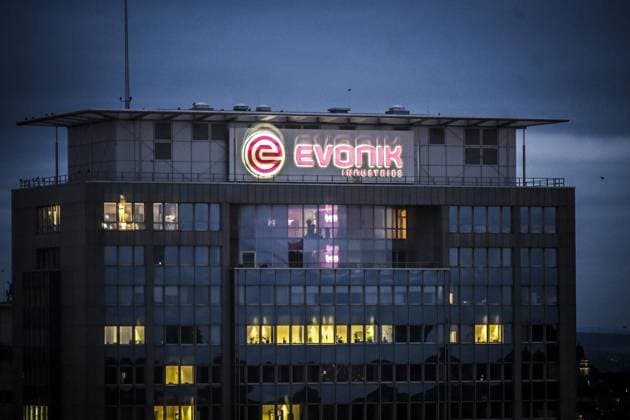 RECORD DATE NOT STATED EVONIK ** NUR FÜR REDAKTIONELLE ZWECKE ** EDITORIAL USE ONLY **<p>EVONIK am Montag, dem 03. November 2025. Essen am Abend, Essener Stadtansichten. Deutschland NRW Essen Copyright: KerstinxKokoska