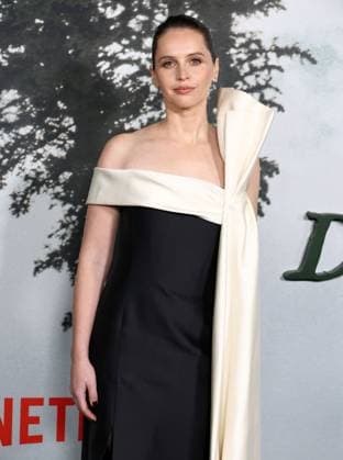 Premiere Of Netflix s Train Dreams English actress Felicity Jones arrives at the Premiere Of Netflix s Train Dreams held at The Egyptian Theatre Hollywood in Hollywood, Los Angeles, California, United States. The Egyptian Theatre Hollywood, Hollywood, Los Angeles, California, USA California United States  Copyright: xImagexPressxAgencyx originalFilename: collin-premiere251104_nplCN.jpg