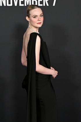 Elle Fanning bei der Premiere des Kinofilms Predator: Badlands im TCL Chinese Theater. Los Angeles, 03.11.2025