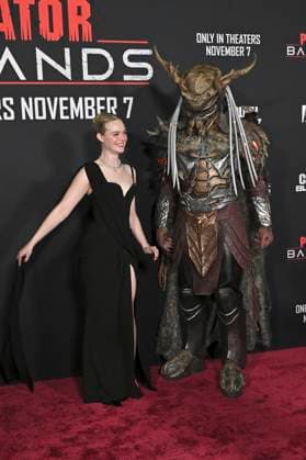 Elle Fanning bei der Premiere des Kinofilms Predator: Badlands im TCL Chinese Theater. Los Angeles, 03.11.2025