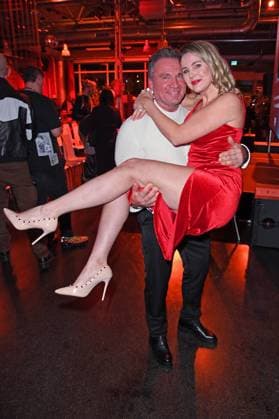 Peter Klein mit Freundin Yvonne Woelke bei der Premiere der neuen ProSieben-Show Die Abrechnung - Der Promi-Showdown im Festsaal Kreuzberg in Berlin am 04.11.2025