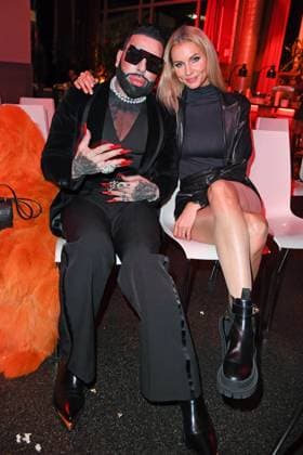 Harald Glööckler, Jenice (Franziska Czurratis) bei der Premiere der neuen ProSieben-Show Die Abrechnung - Der Promi-Showdown im Festsaal Kreuzberg in Berlin am 04.11.2025