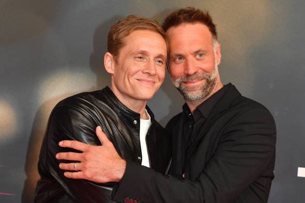 Matthias Schweighoefer und Regisseur Erik Schmitt bei der Das Leben der Wuensche Film Premiere am 4.11.2025 im Mathaeser Filmpalast in Muenchen Matthias Schweighoefers -Das Leben der Wuensche- Filmpremiere in Muenchen