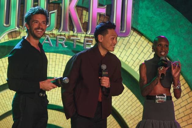SaO PAULO, SP - 04.11.2025: PRÃ ESTREIA WICKED PARTE II - Jonathan Bailey, Jon M. Chu and Cynthia Erivo during the Wicked Part II pre-premiere held at Suhai Music Hall, south of Sao Paulo, on Tuesday night (04). x2835887x  YurixMurakami