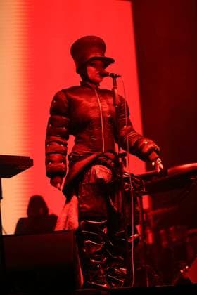 Erykah Badu bei einem Konzert in der Uber Eats Music Hall in Berlin, 4. November 2025. Erykah Badu Konzert Berlin