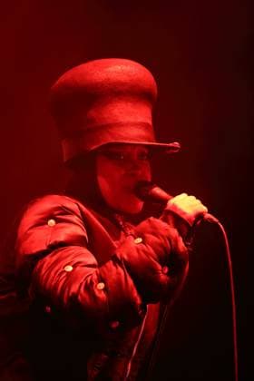 Erykah Badu bei einem Konzert in der Uber Eats Music Hall in Berlin, 4. November 2025. Erykah Badu Konzert Berlin
