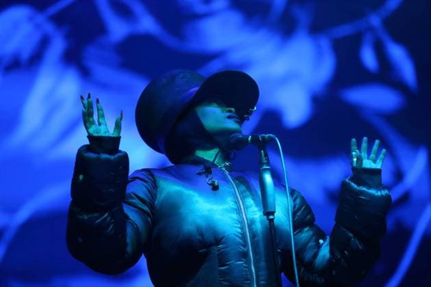 Erykah Badu bei einem Konzert in der Uber Eats Music Hall in Berlin, 4. November 2025. Erykah Badu Konzert Berlin