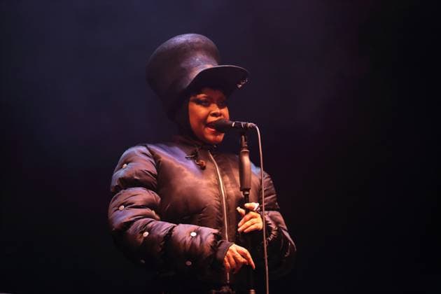 Erykah Badu bei einem Konzert in der Uber Eats Music Hall in Berlin, 4. November 2025. Erykah Badu Konzert Berlin