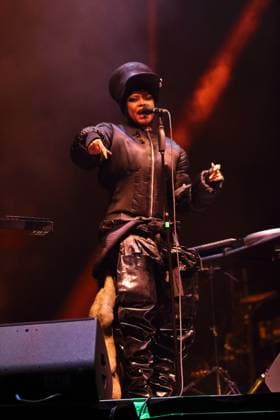 Erykah Badu bei einem Konzert in der Uber Eats Music Hall in Berlin, 4. November 2025. Erykah Badu Konzert Berlin