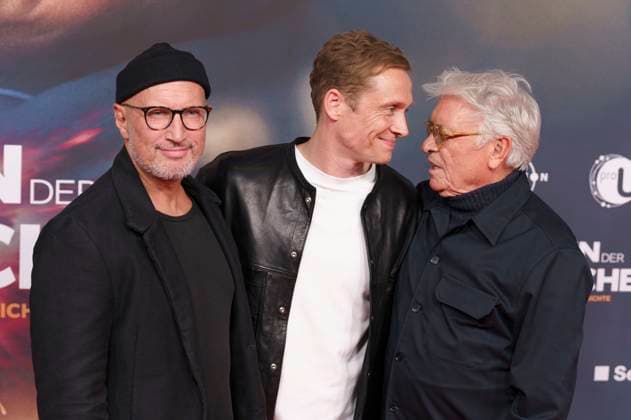 Benno FuÌˆrmann, Matthias Schweighöfer und Henry Hübchen bei der Premiere des Kinofims Das Leben der Wünsche im Mathäser Filmpalast. München, 04.11.2025