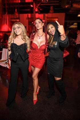 abb Abrechnung- Meldoy Haase, Micaela Schäfer und Patricia Bianco zu Gast beim exklusiven Vorab Screenings der neuen Pro Sieben Reality-Show Die Abrechnung Der Promi Showdown im Festsaal Kreuzberg Berlin am 04.11.2025in Berlin Berlin Deutschland